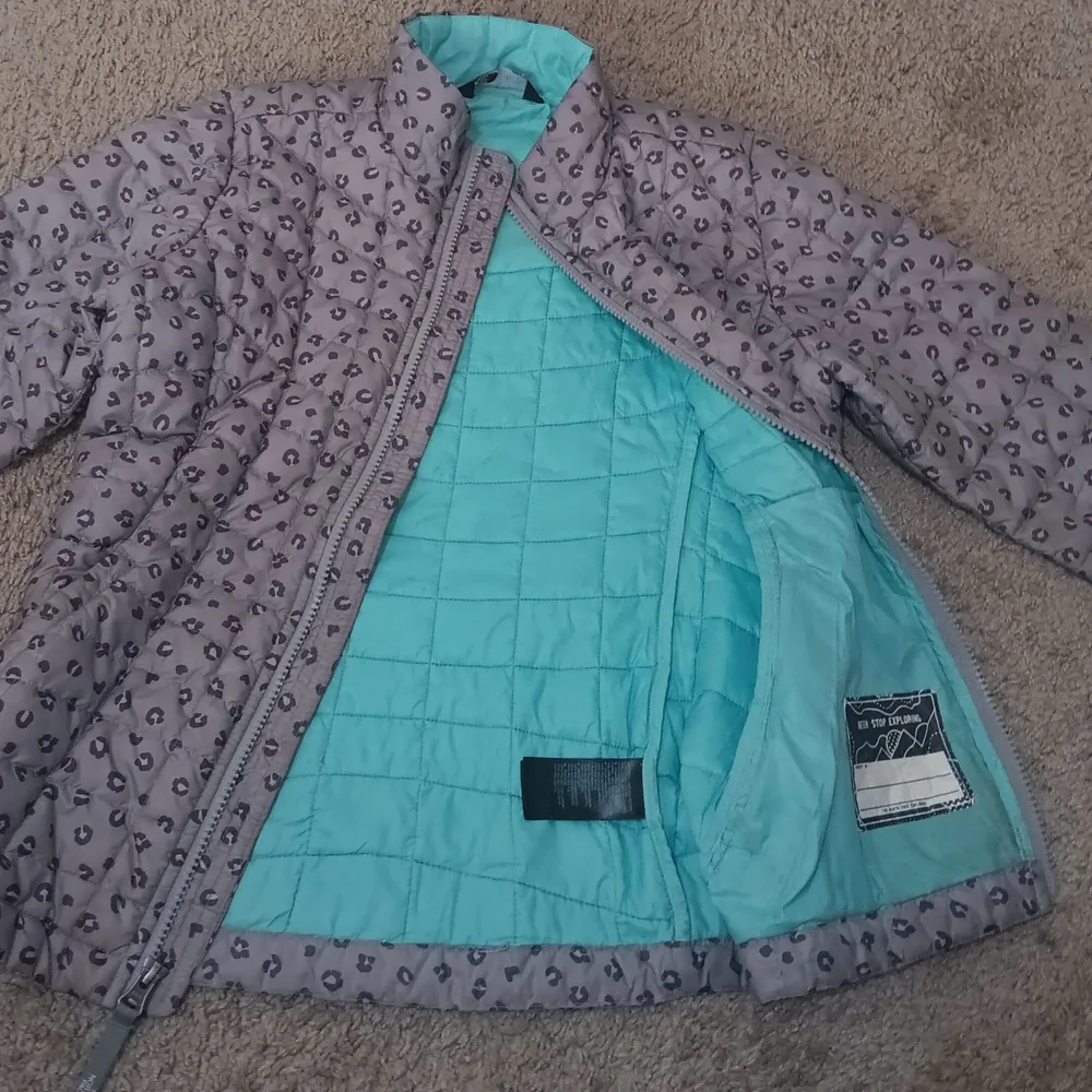 The North Face Gray Puffer Jacket with Floral Print and Stand-Up Collar - Picture 2 of 3